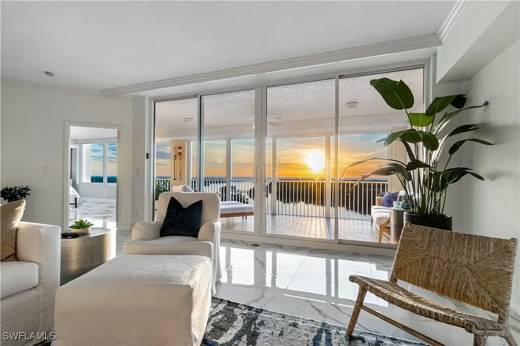 435 Dockside Drive Naples FL 34110