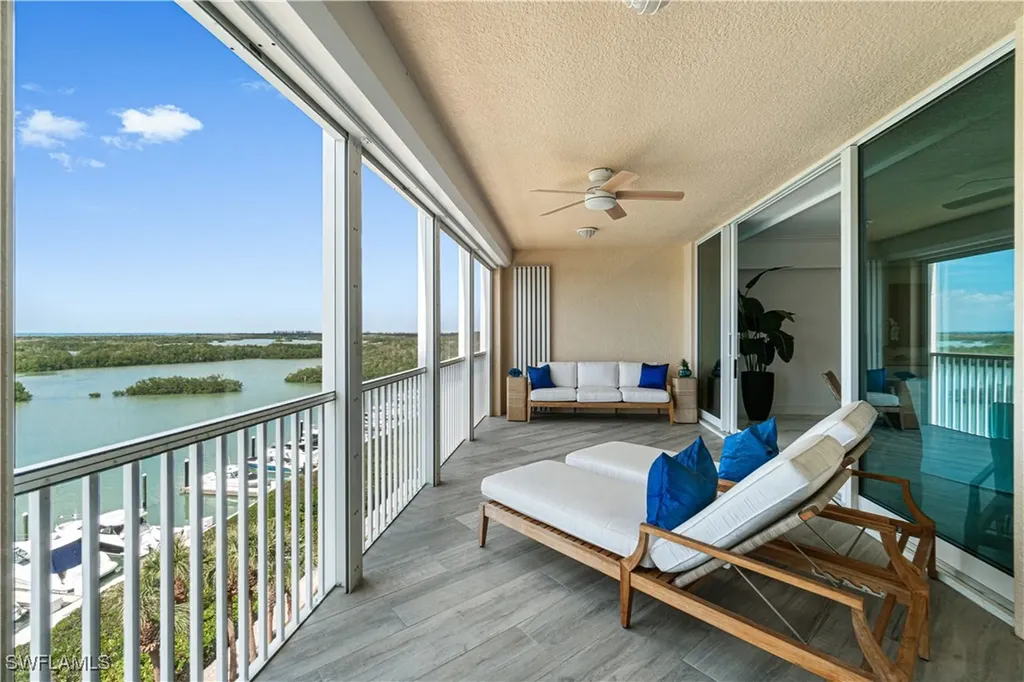 435 Dockside Drive Naples FL 34110