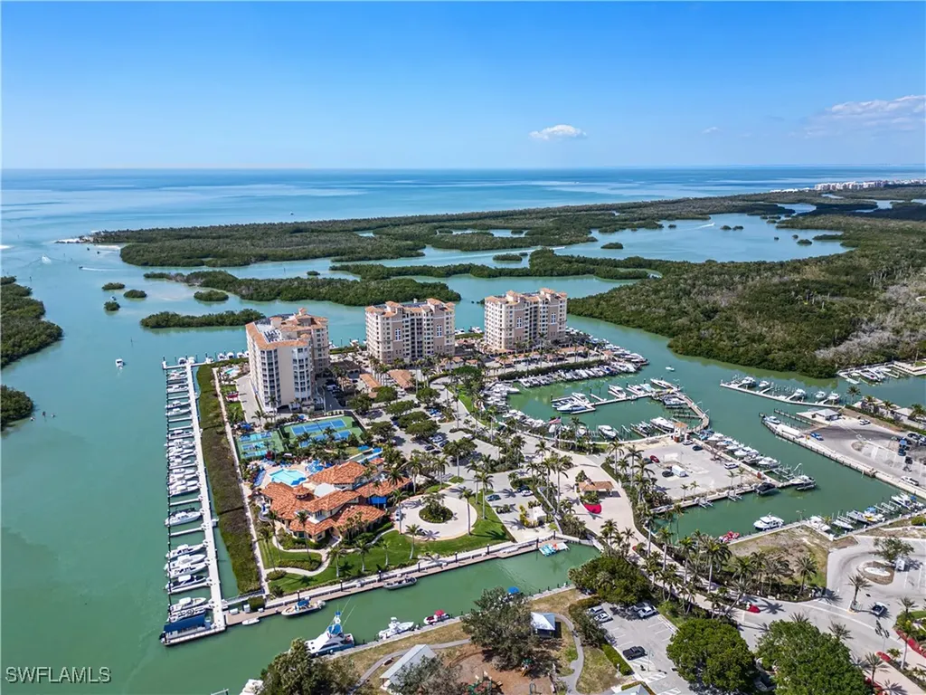 435 Dockside Drive Naples FL 34110