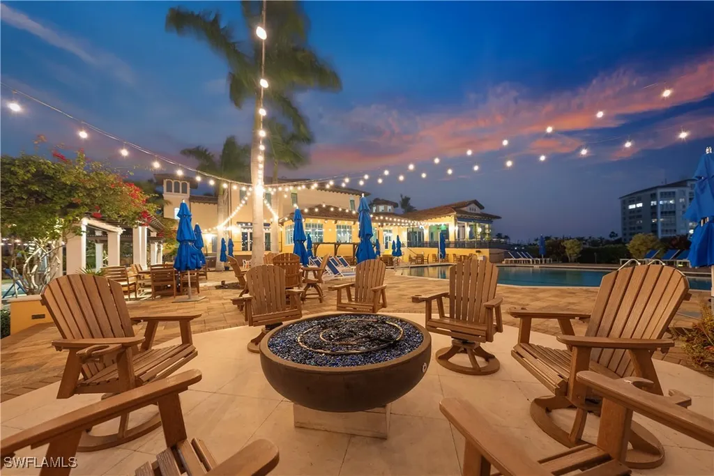 435 Dockside Drive Naples FL 34110