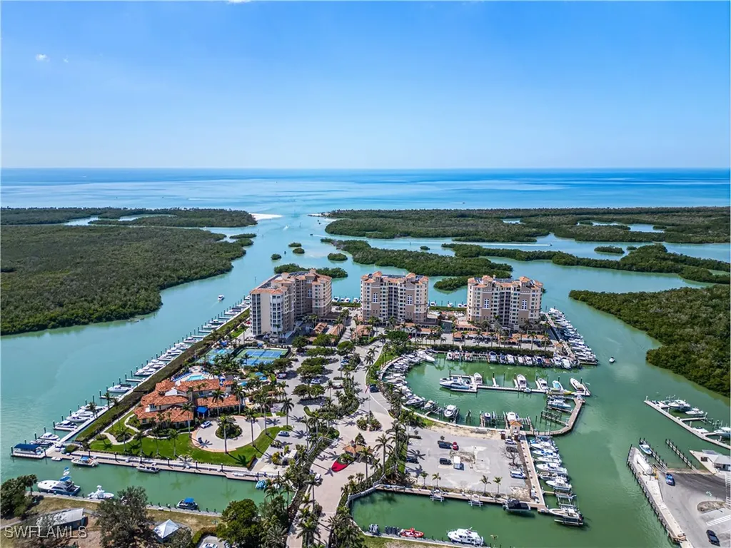 435 Dockside Drive Naples FL 34110