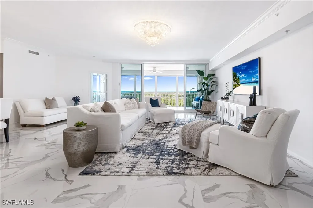 435 Dockside Drive Naples FL 34110