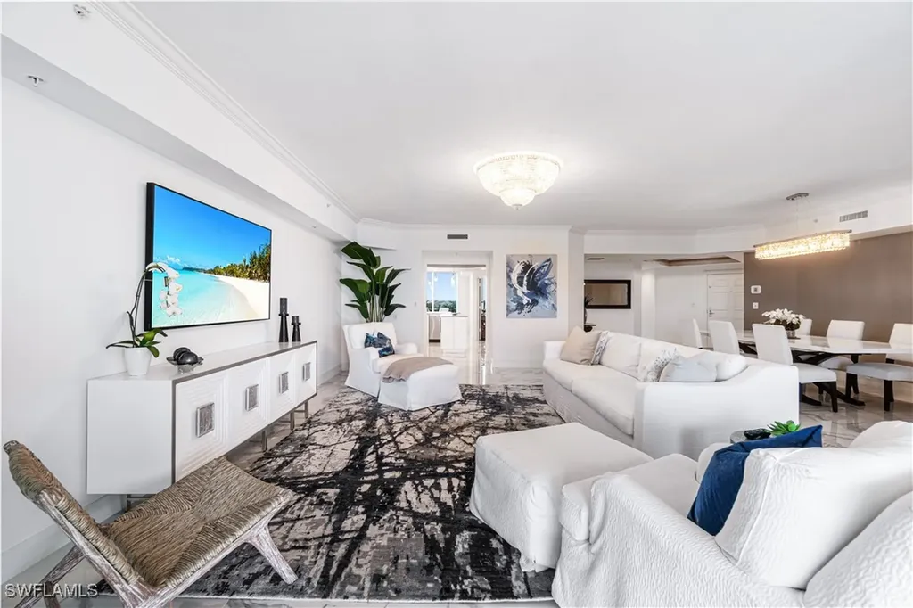 435 Dockside Drive Naples FL 34110