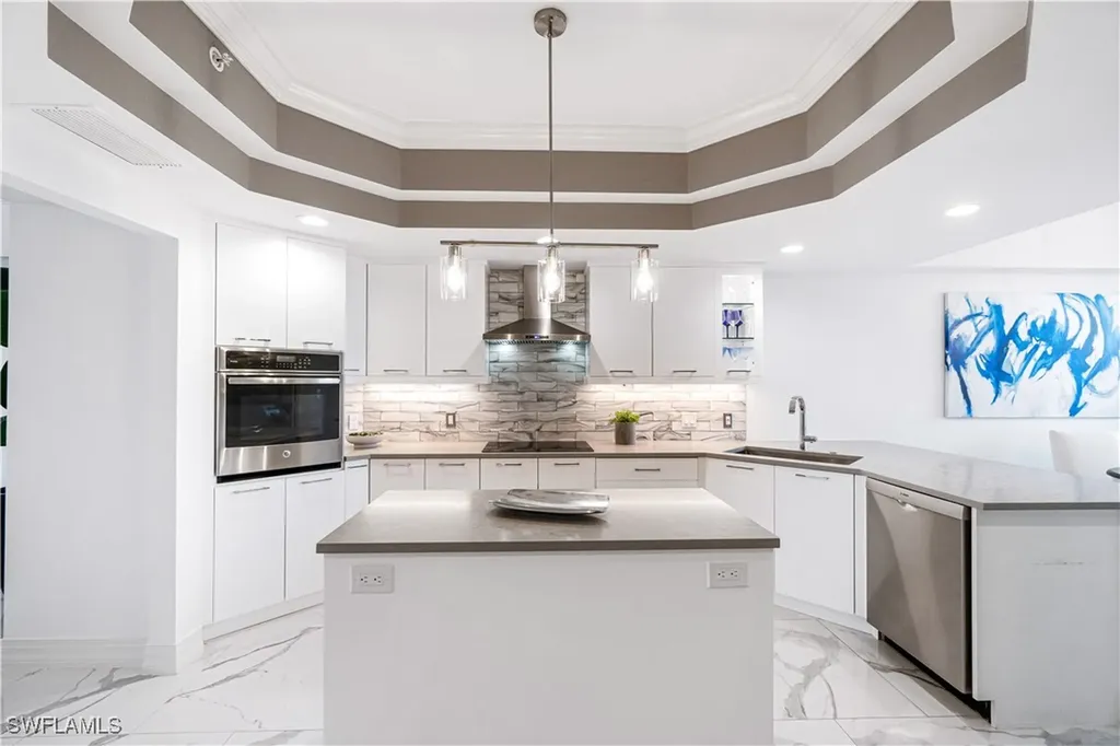 435 Dockside Drive Naples FL 34110