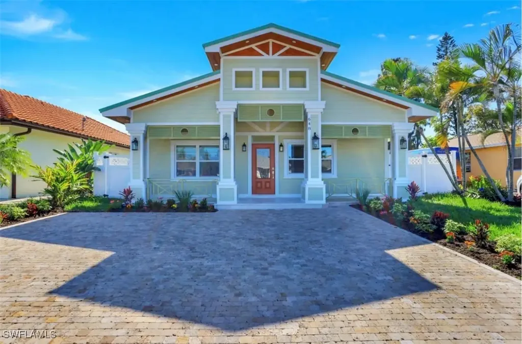 648 100th Avenue N Naples FL 34108