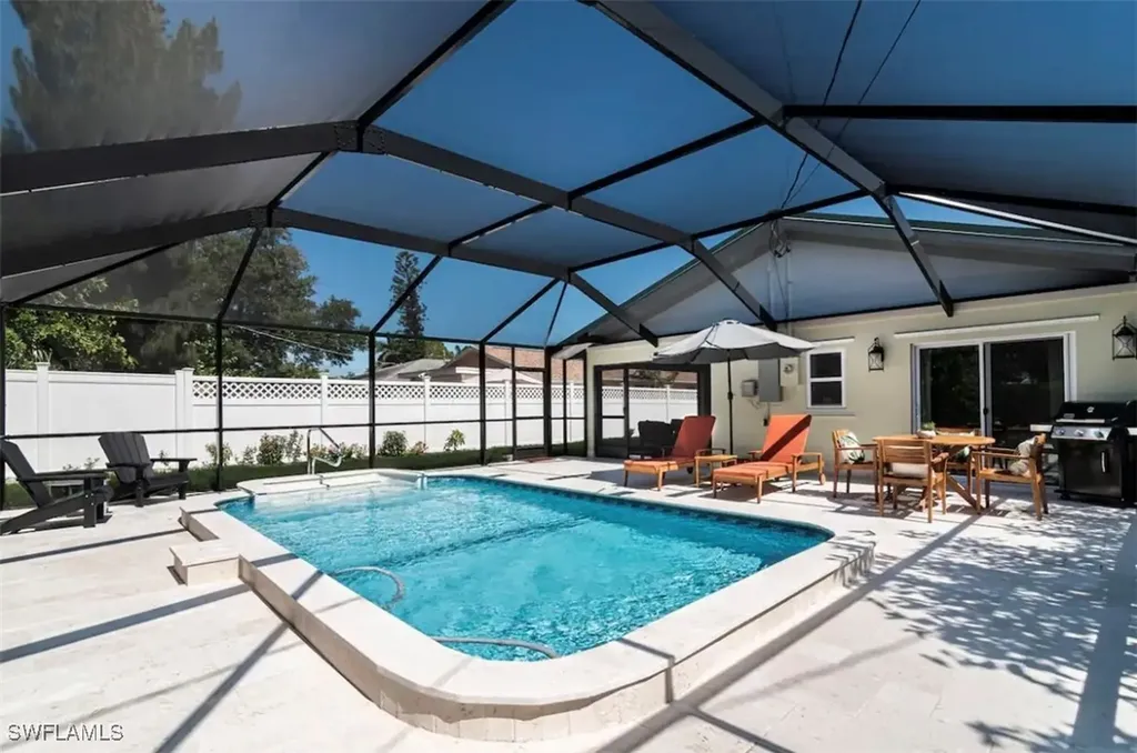 648 100th Avenue N Naples FL 34108