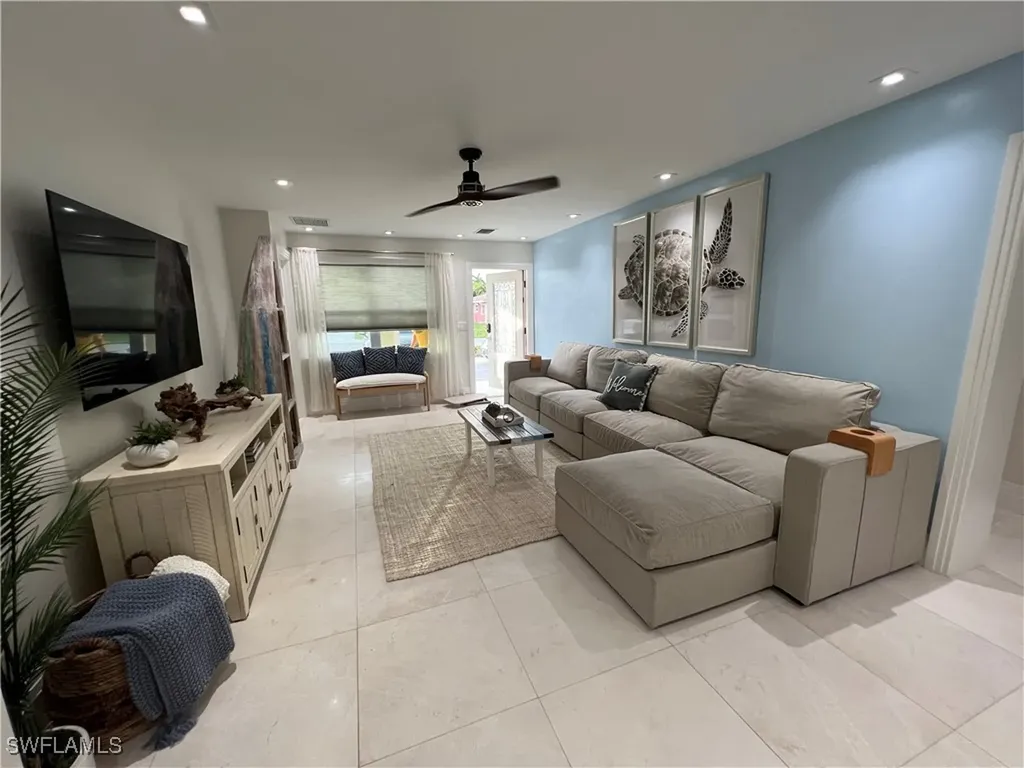 648 100th Avenue N Naples FL 34108