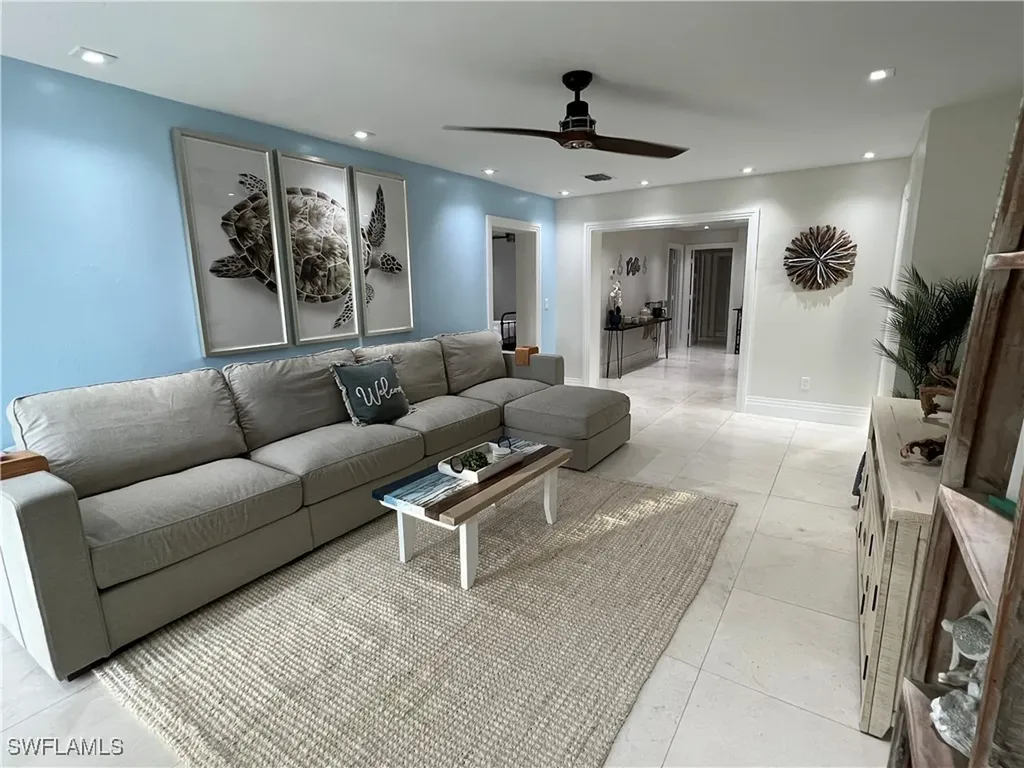 648 100th Avenue N Naples FL 34108