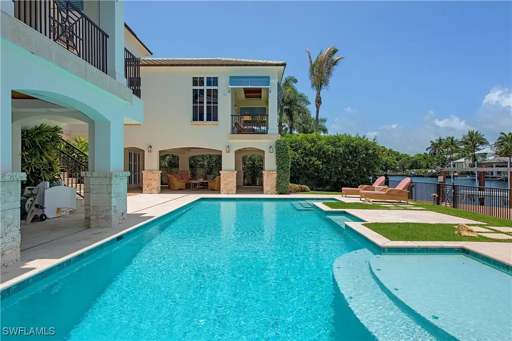 2001 4th Street S Naples FL 34102