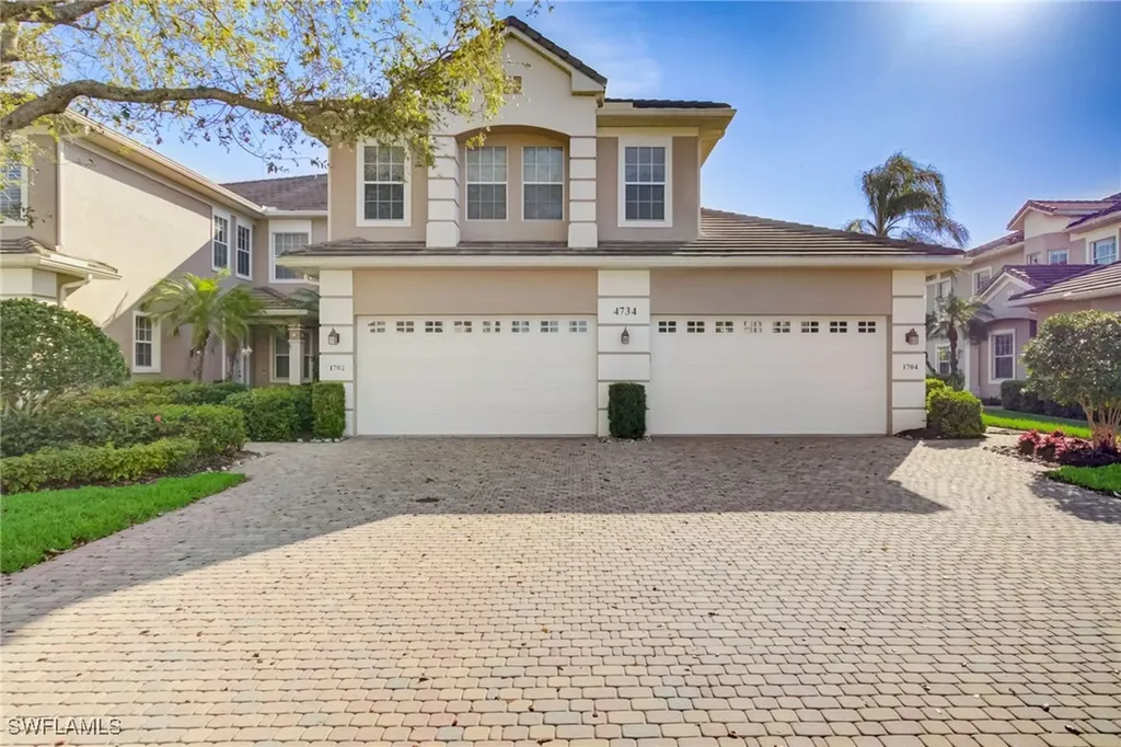 4734 Stratford Court Naples FL 34105