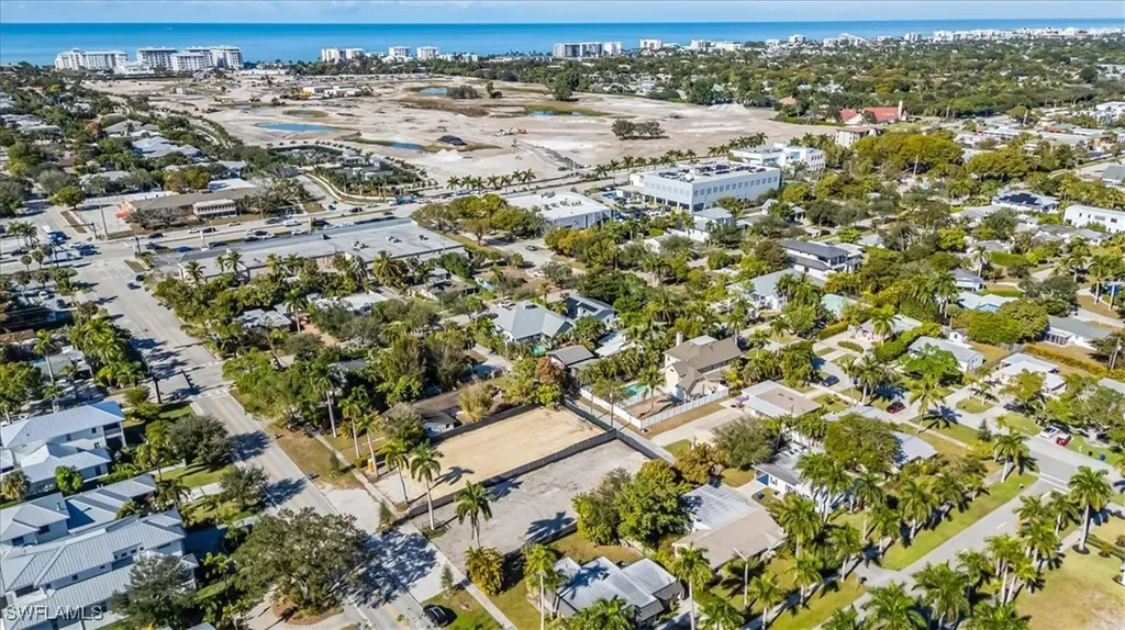 1075 7th Avenue N Naples FL 34102