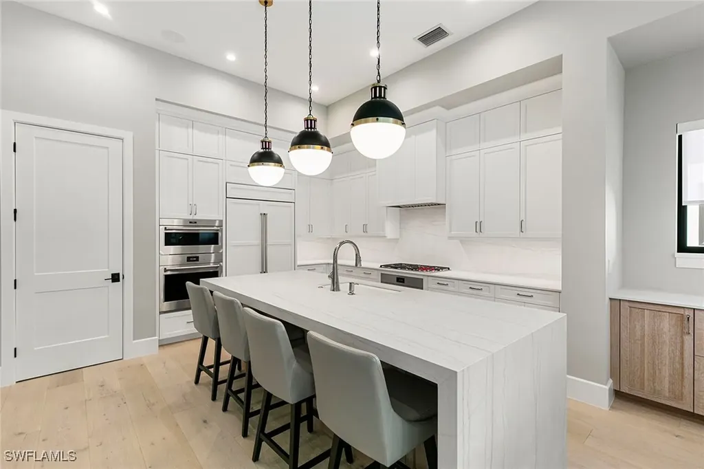 2036 Cambridge Park Drive Naples FL 34109