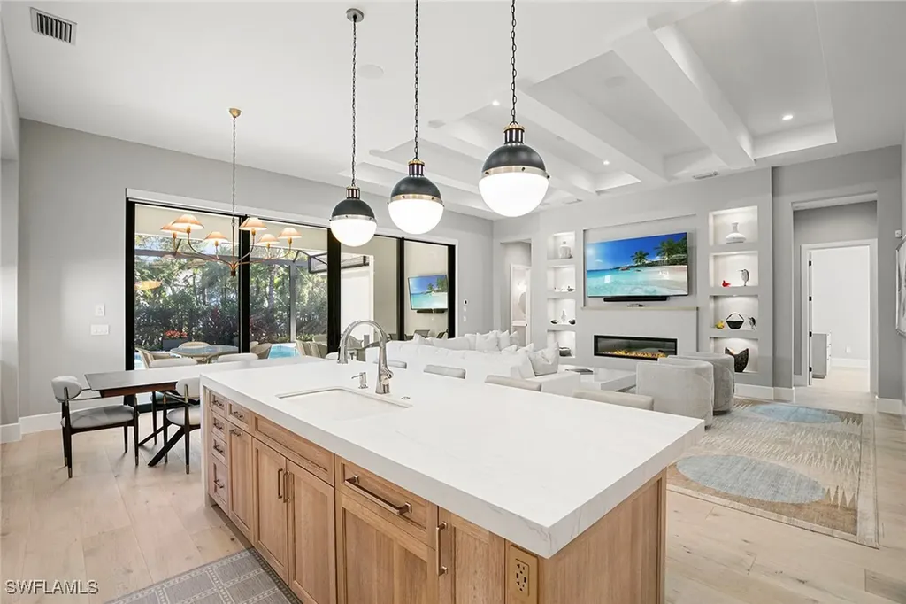 2036 Cambridge Park Drive Naples FL 34109
