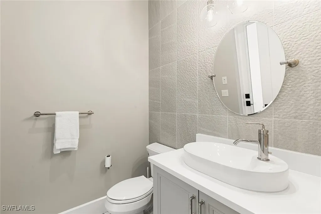 2036 Cambridge Park Drive Naples FL 34109