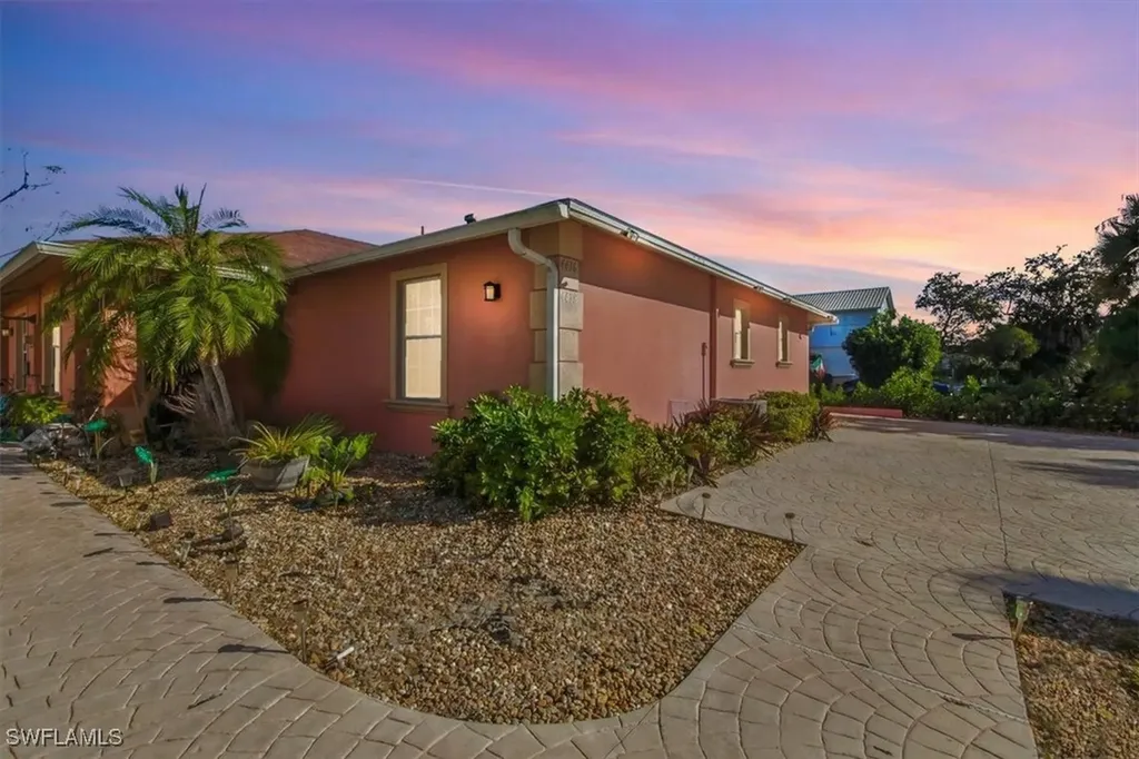 4438 Pine Lake Road Bonita Springs FL 34134