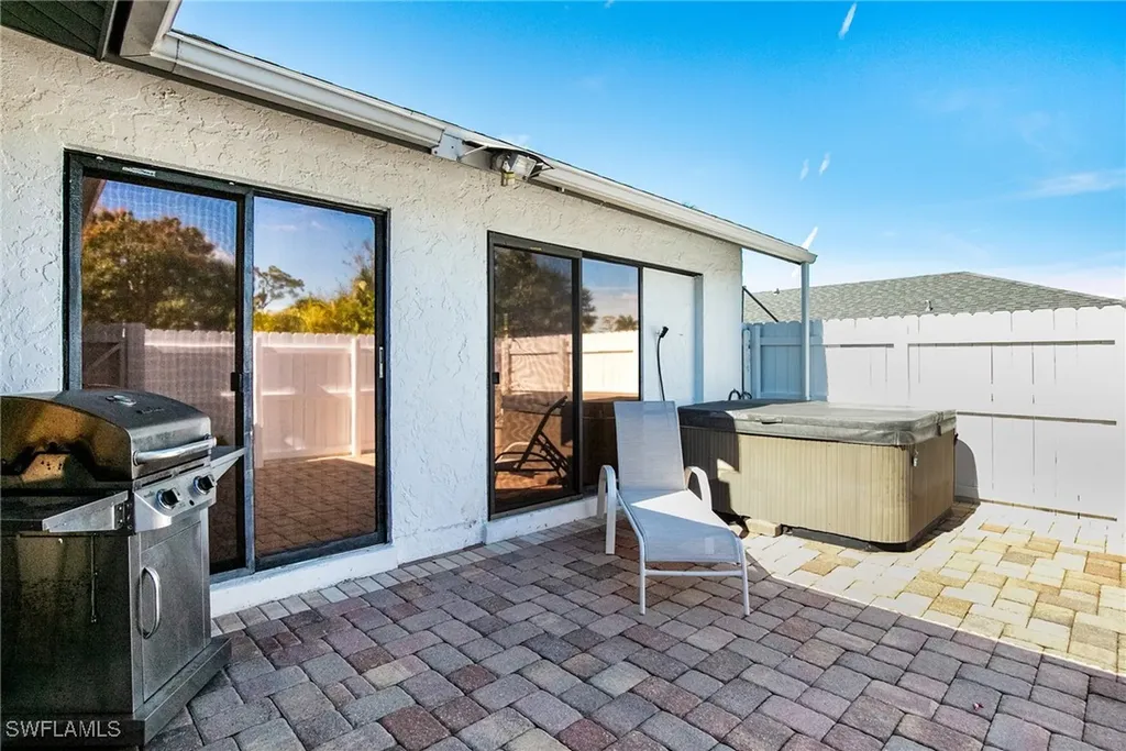 27284 Barbarosa Street Bonita Springs FL 34135