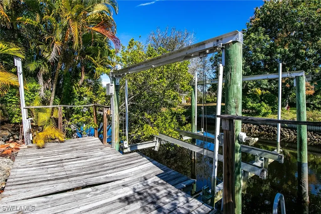 27284 Barbarosa Street Bonita Springs FL 34135