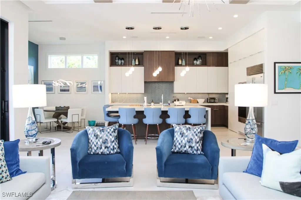 3123 Crayton Road Naples FL 34103