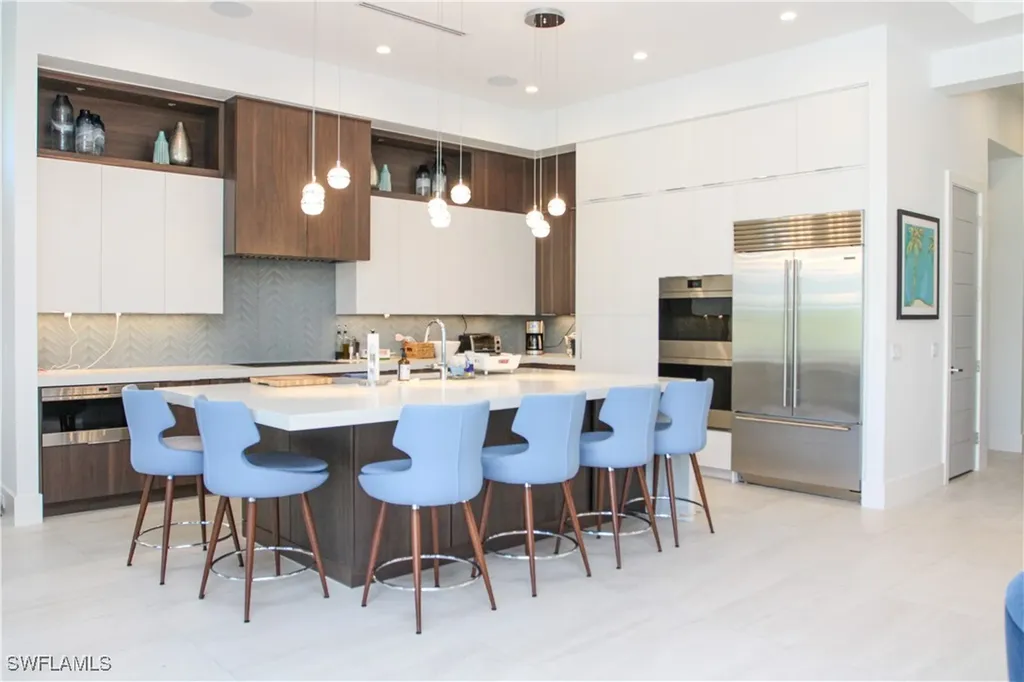 3123 Crayton Road Naples FL 34103