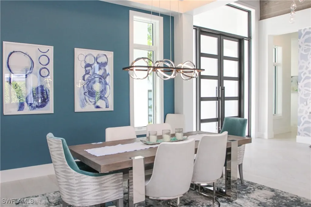 3123 Crayton Road Naples FL 34103