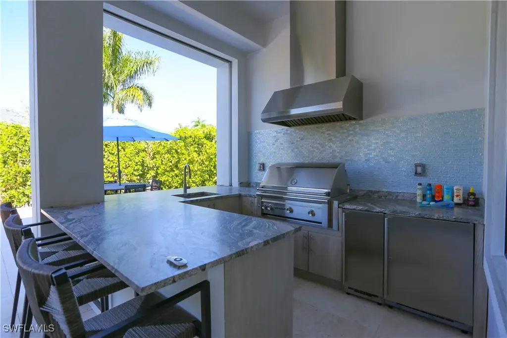 3123 Crayton Road Naples FL 34103