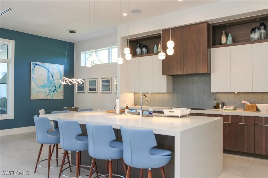 3123 Crayton Road Naples FL 34103