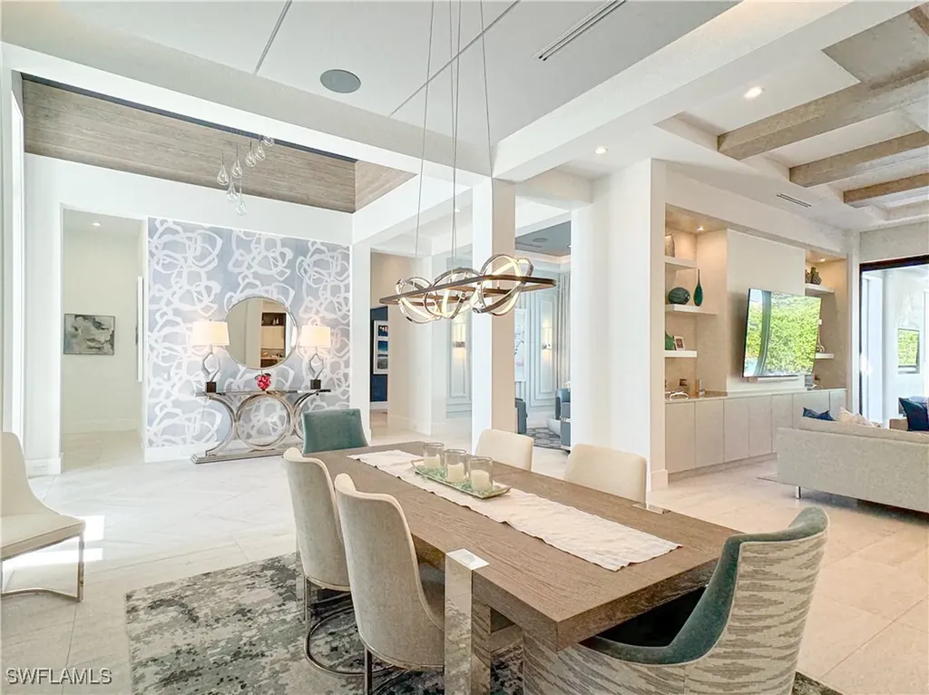 3123 Crayton Road Naples FL 34103