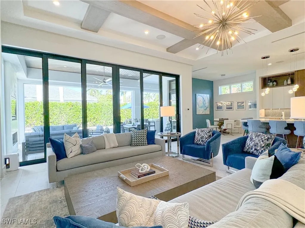 3123 Crayton Road Naples FL 34103