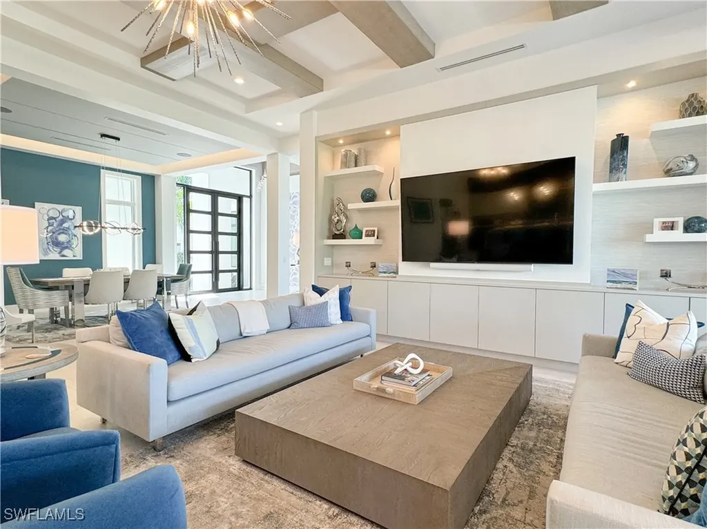3123 Crayton Road Naples FL 34103