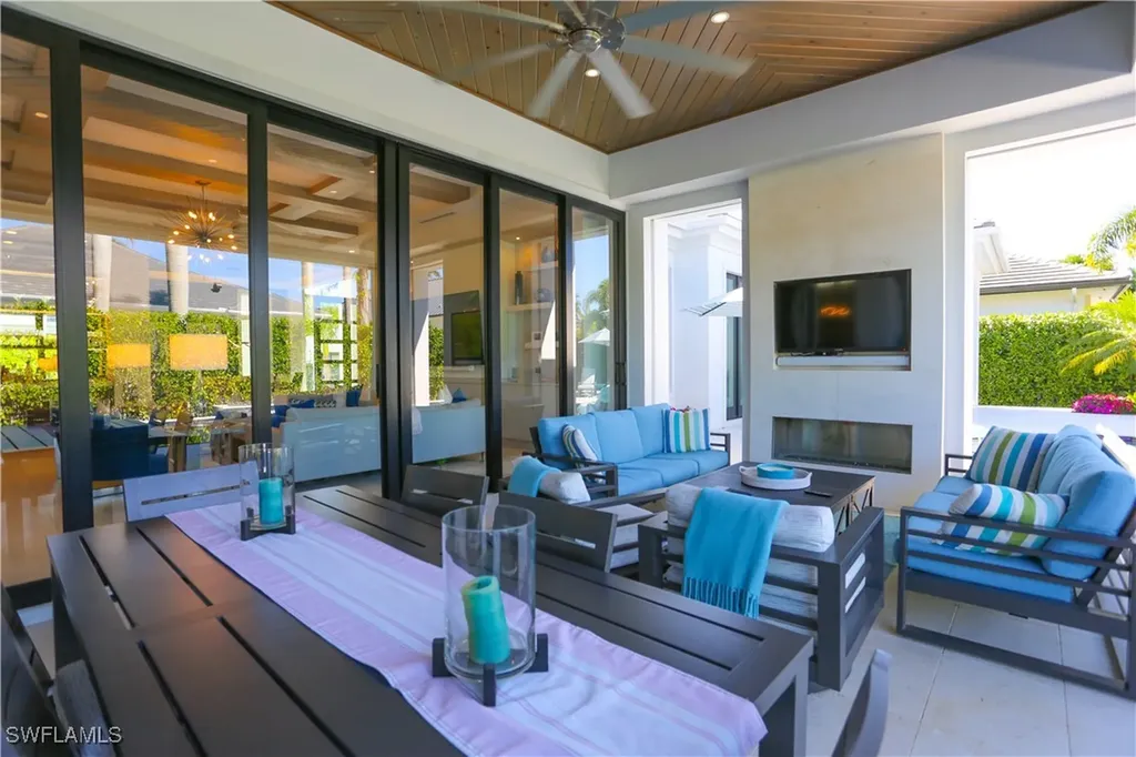3123 Crayton Road Naples FL 34103