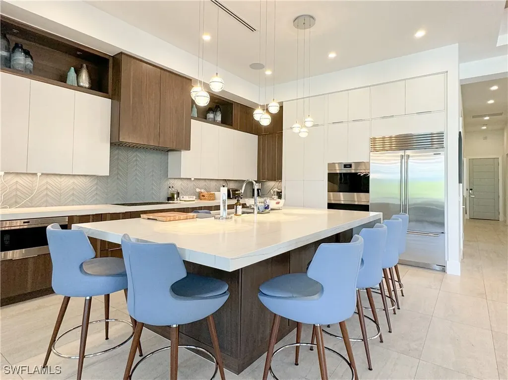 3123 Crayton Road Naples FL 34103