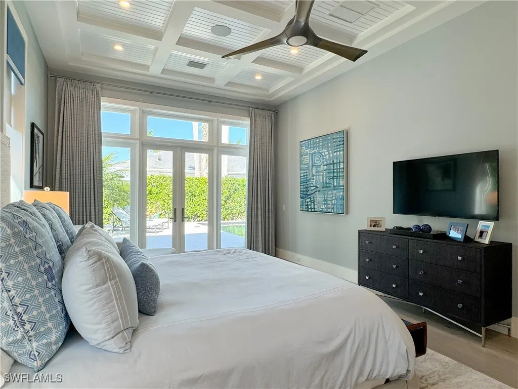 3123 Crayton Road Naples FL 34103