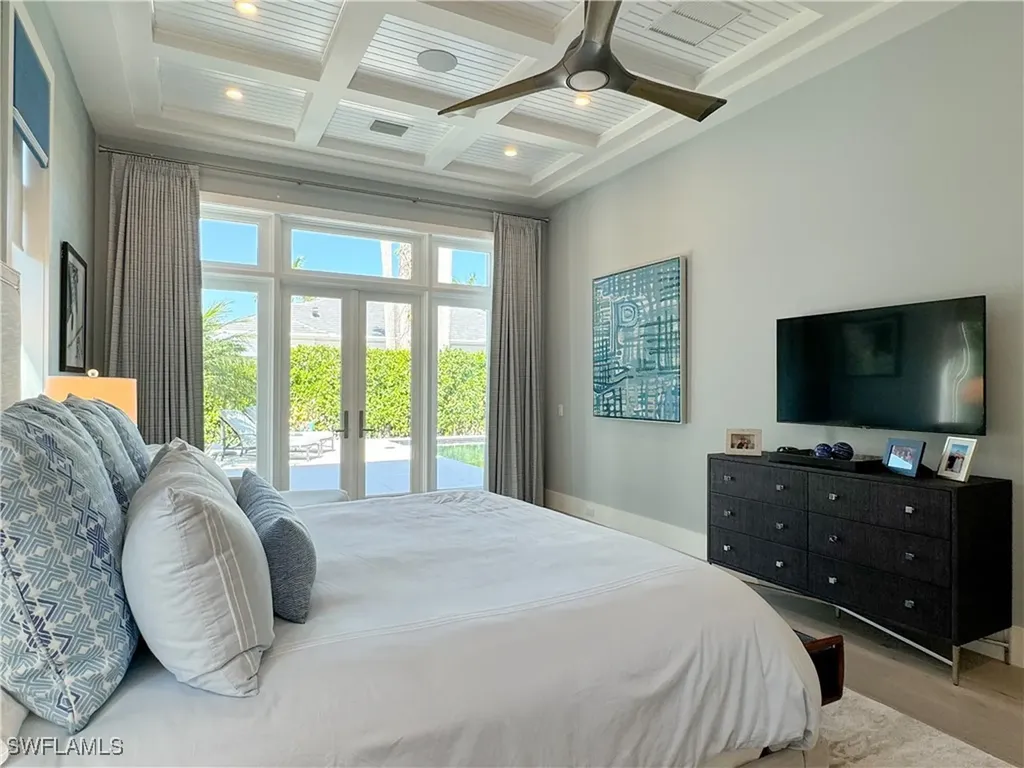 3123 Crayton Road Naples FL 34103