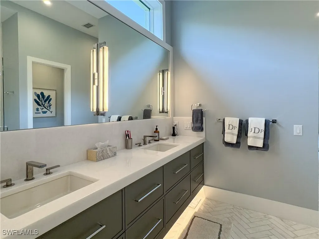 3123 Crayton Road Naples FL 34103