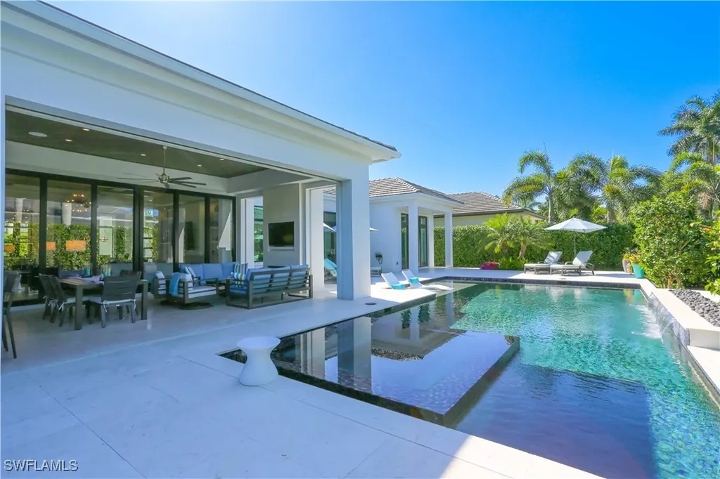3123 Crayton Road Naples FL 34103