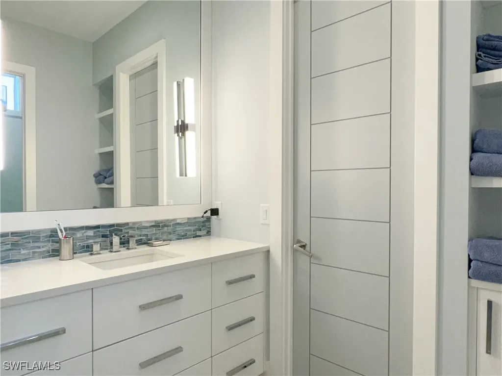3123 Crayton Road Naples FL 34103