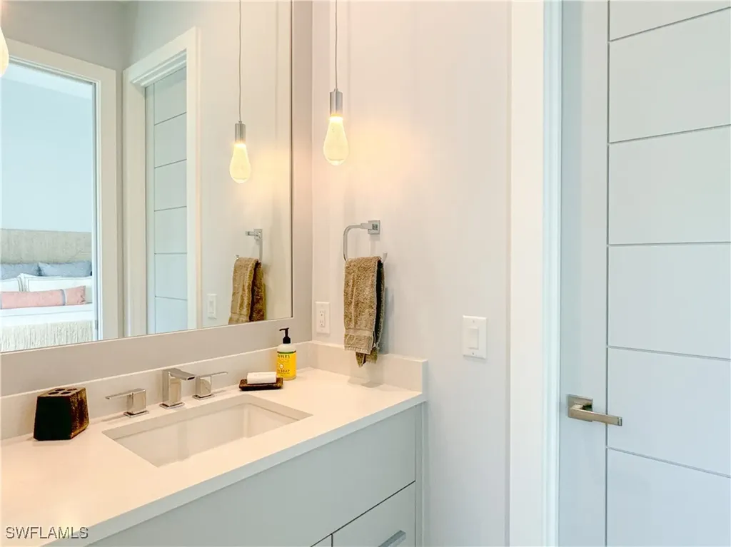 3123 Crayton Road Naples FL 34103