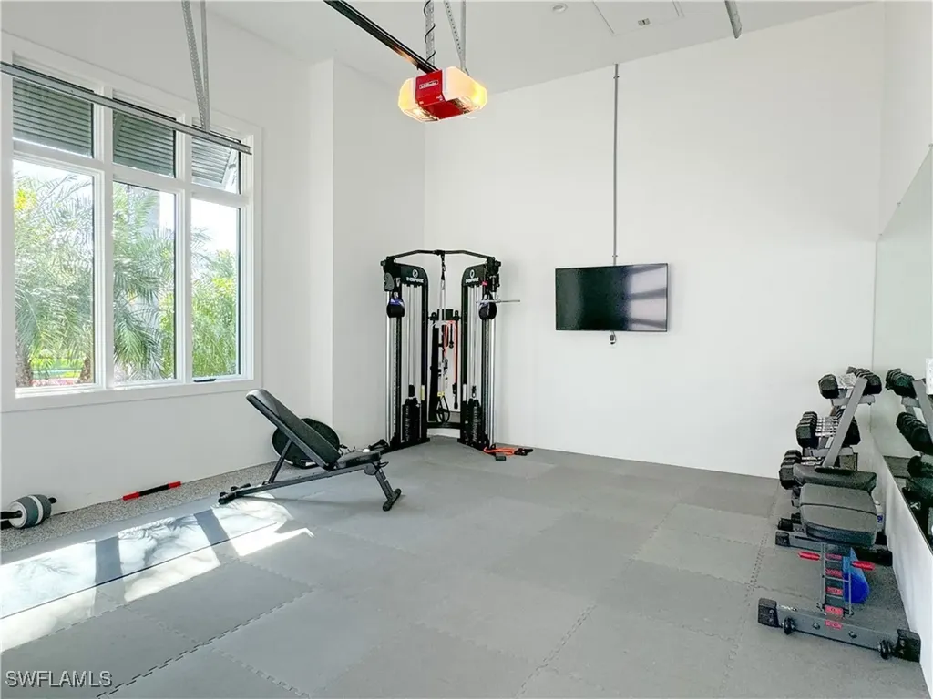 3123 Crayton Road Naples FL 34103