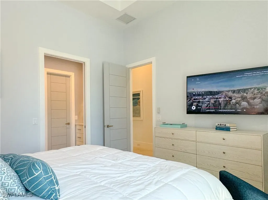 3123 Crayton Road Naples FL 34103