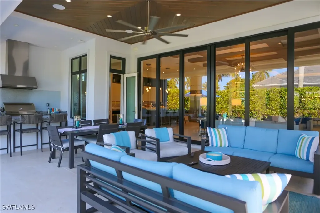 3123 Crayton Road Naples FL 34103
