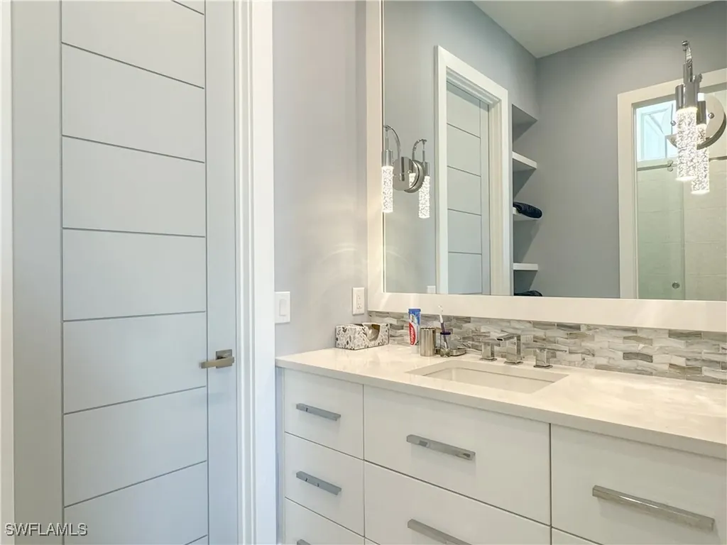 3123 Crayton Road Naples FL 34103