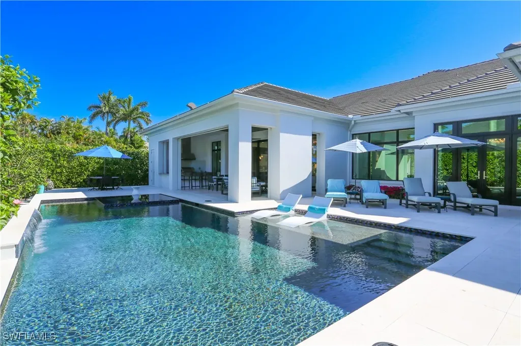 3123 Crayton Road Naples FL 34103
