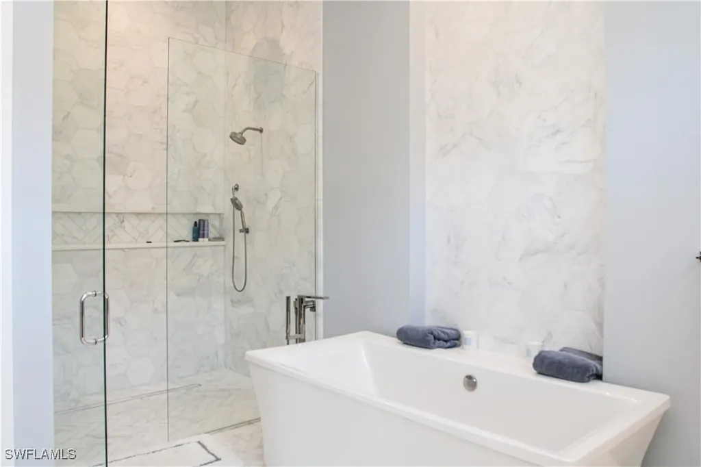 3123 Crayton Road Naples FL 34103