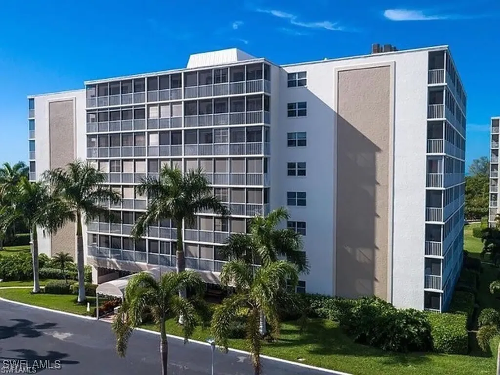 3 Bluebill Avenue Naples FL 34108