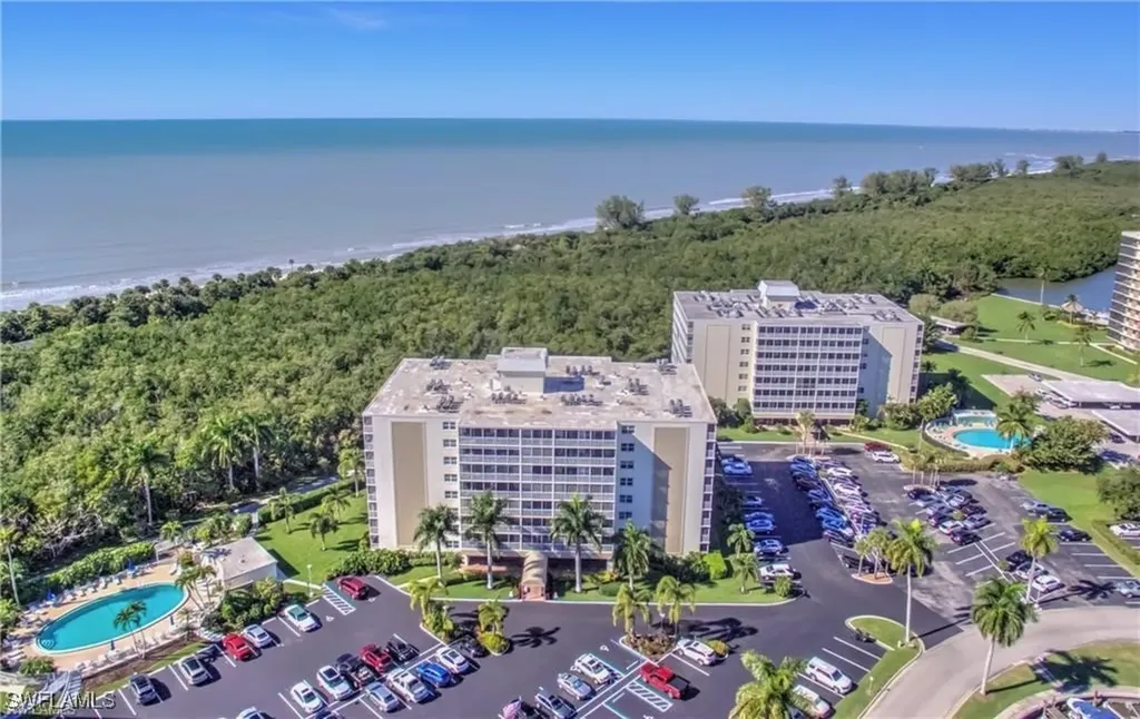 3 Bluebill Avenue Naples FL 34108