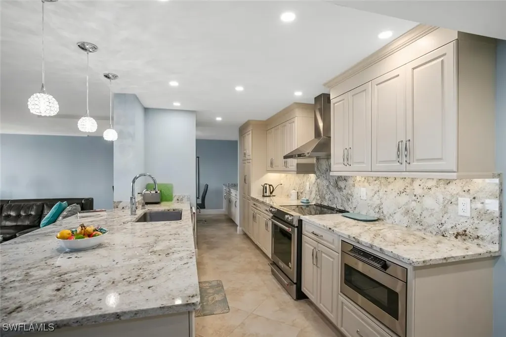 10851 Gulf Shore Drive Naples FL 34108