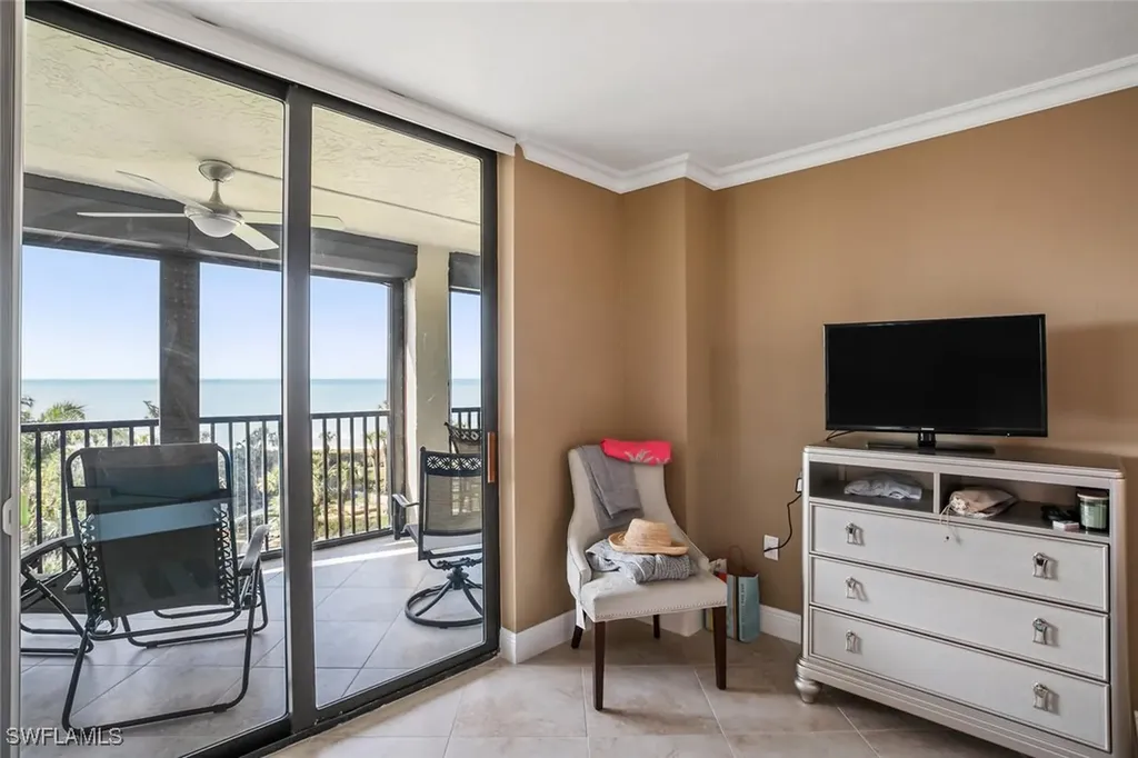 10851 Gulf Shore Drive Naples FL 34108