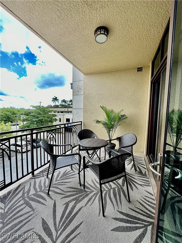 9115 Strada Place Naples FL 34108