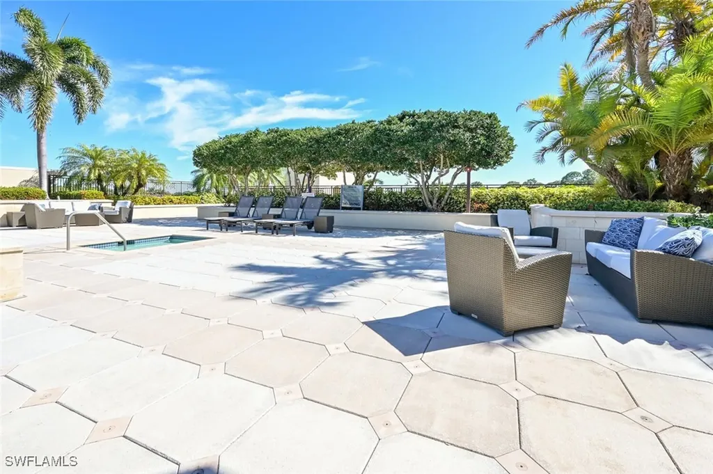 9115 Strada Place Naples FL 34108