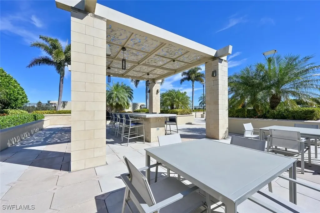 9115 Strada Place Naples FL 34108